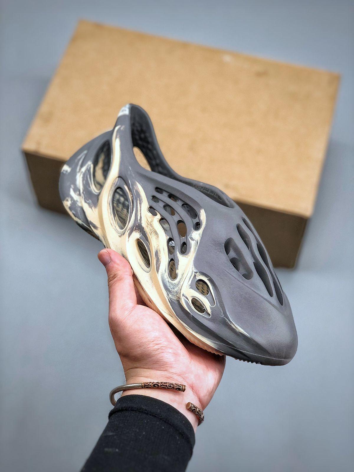 Adidas Yeezy Foam RNNR 